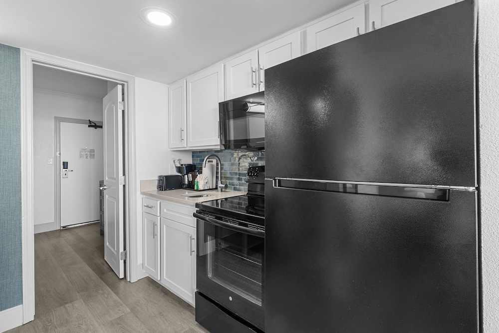 Compass Cove Resort - photo 195