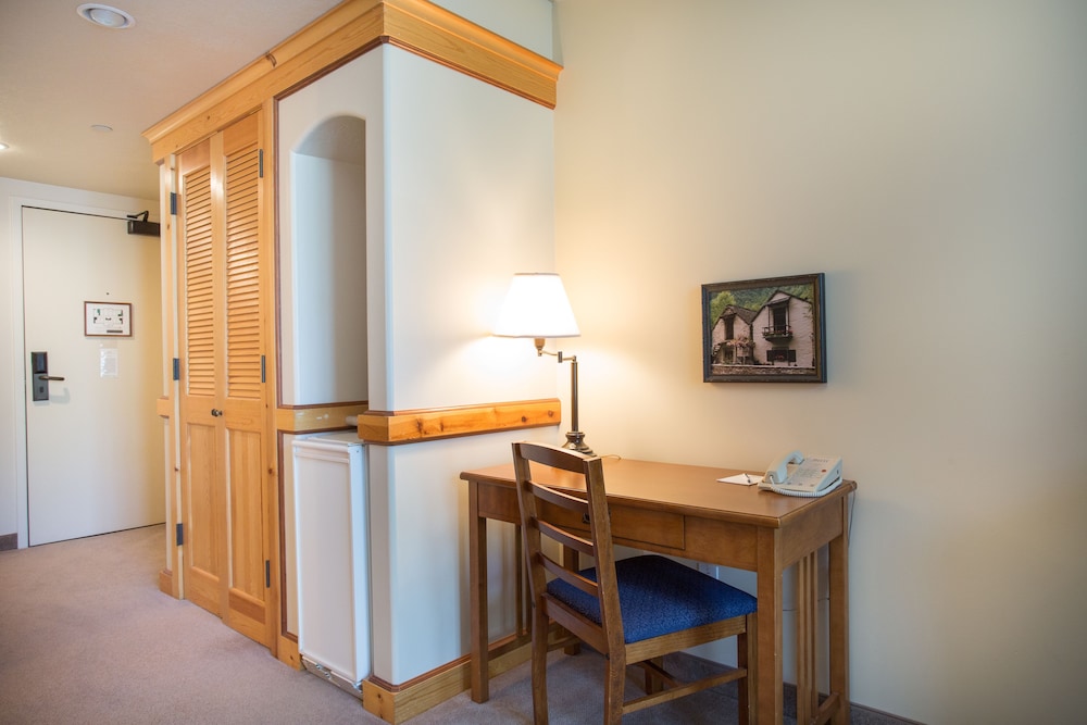 The Inn at Solitude - photo 23