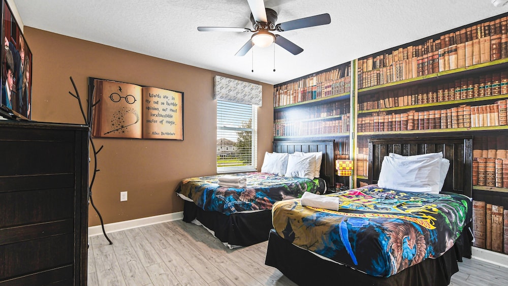 Elegant Home With Resort Amenities Gameroom - photo 4