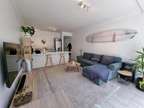 Beachfront Apartment on Muizenberg Surfers Corner — 4-Star Luxury Hotel in Cape Town, South Africa