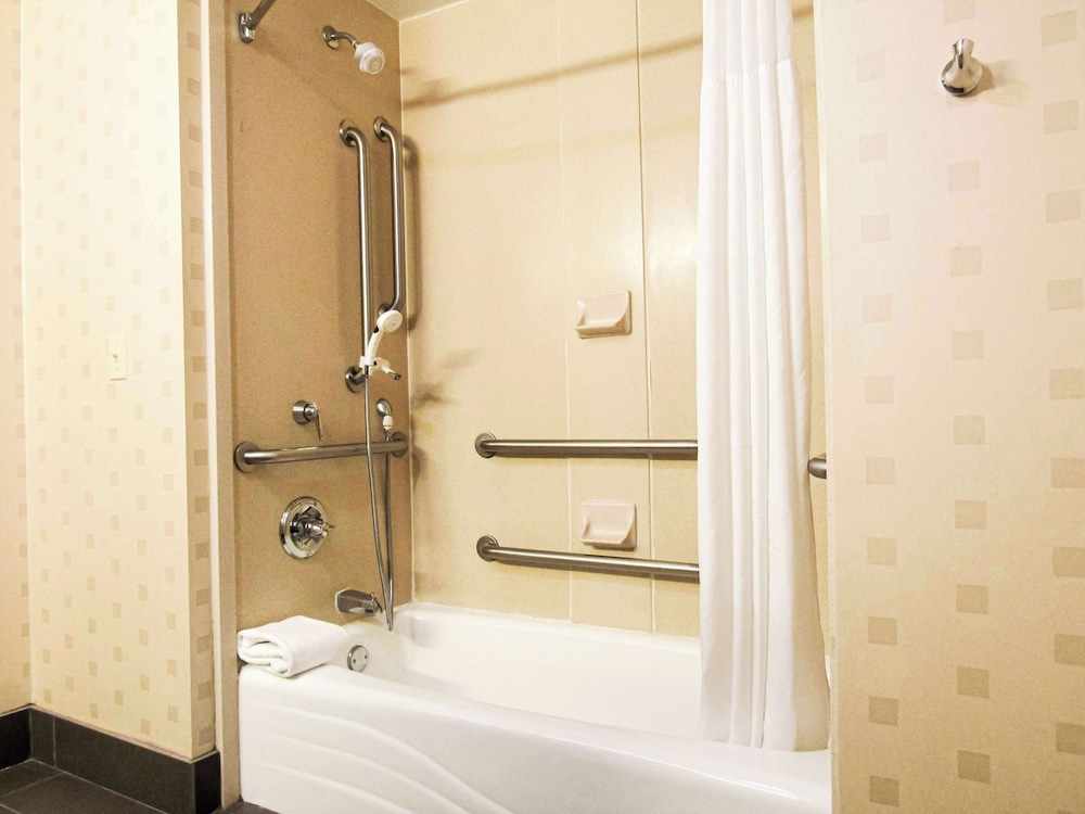 Hampton Inn Oxford West - photo 52