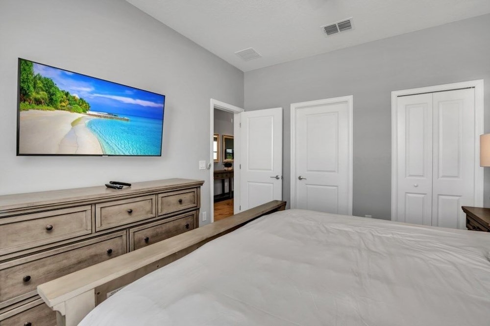 Storey Lake Resort 9 Bed Game theater Room 9 Bedroom Home by RedAwning - photo 6