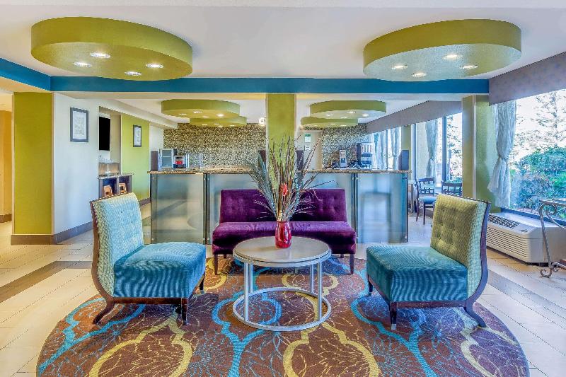 La Quinta Inn & Suites Oakland Airport Coliseum - photo 8