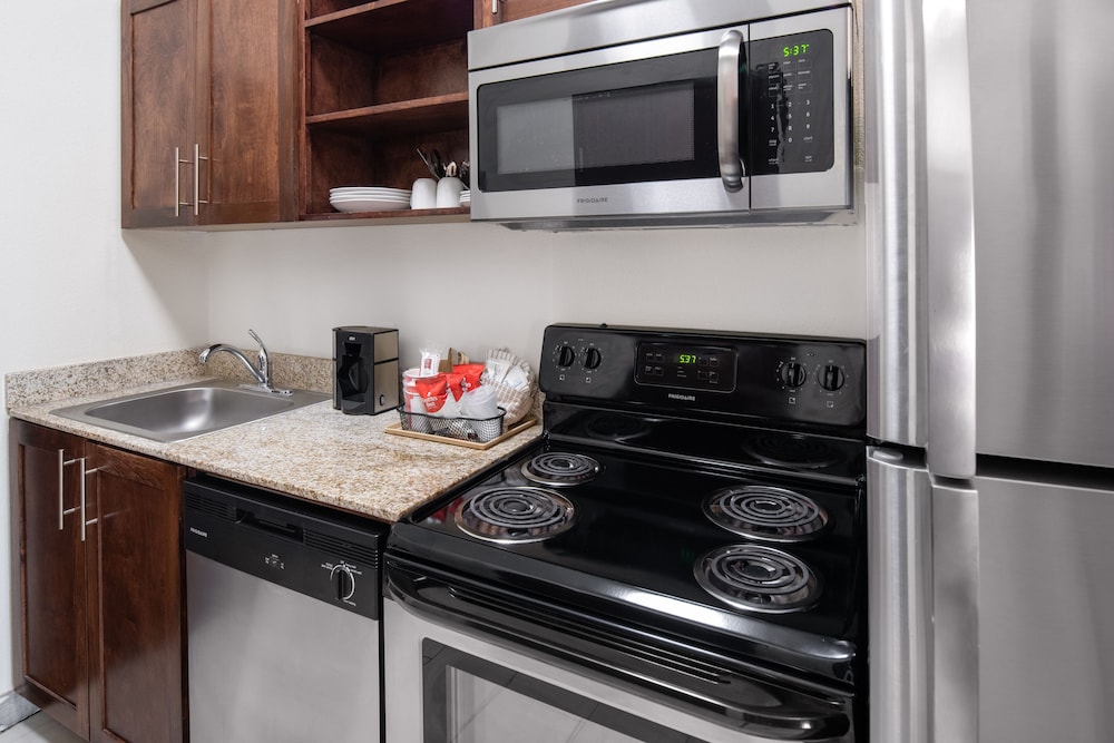 Home Away Suites - photo 20
