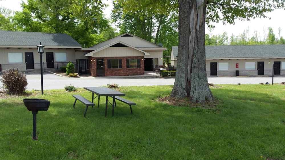 Kentucky Lake Inn - photo 14