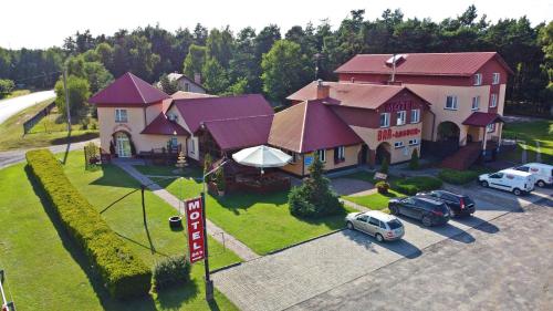 Motel Łasuch — hotel in Osjakow