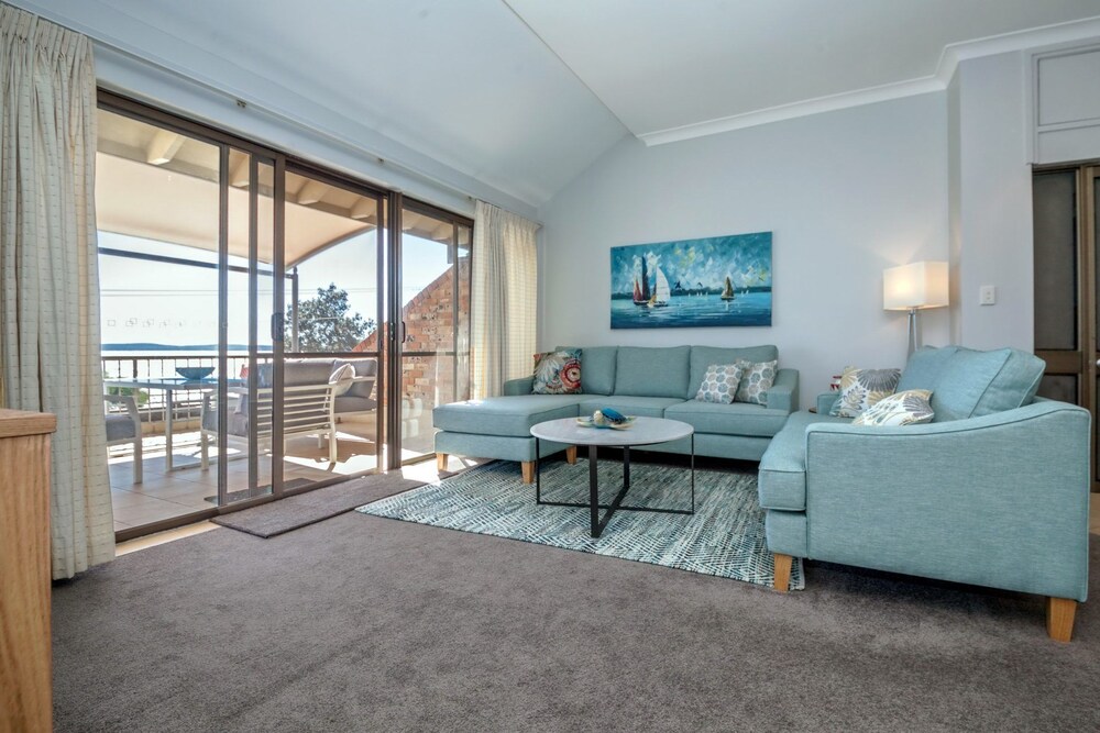 A Yachtsmans Rest 3 37 Victoria Parade — 4-Star Luxury Hotel in Nelson Bay, Australia