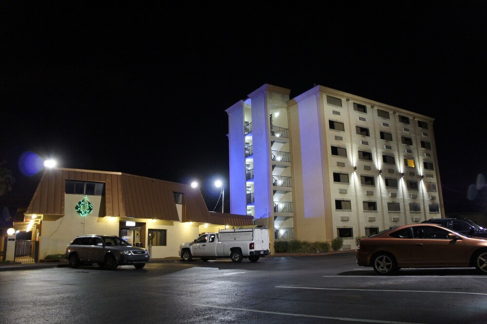 Emerald Coast Inn And Suites — Fort Walton Beach