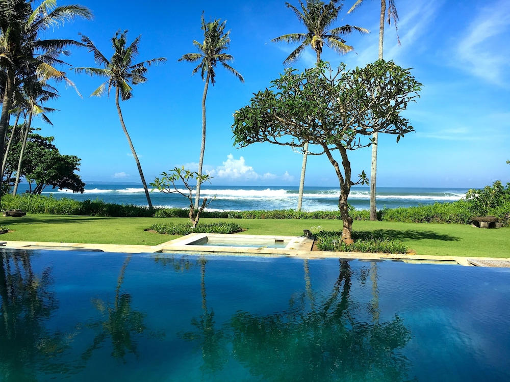 Ombak Luwung Beachfront Estate — 4-Star Luxury Hotel in Canggu, Indonesia
