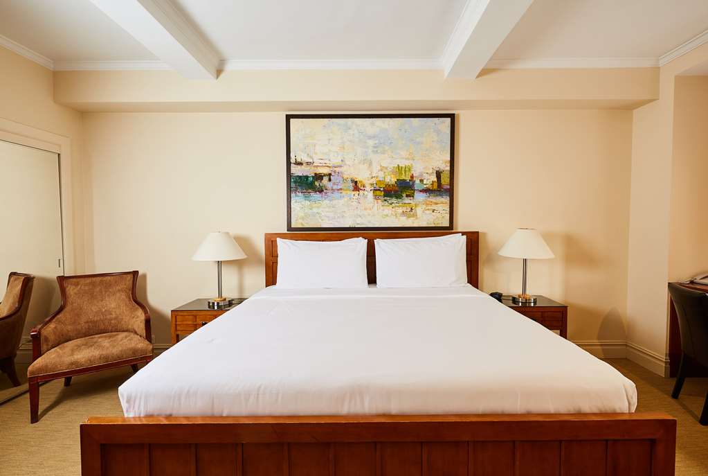 The Lombardy Hotel - photo 7