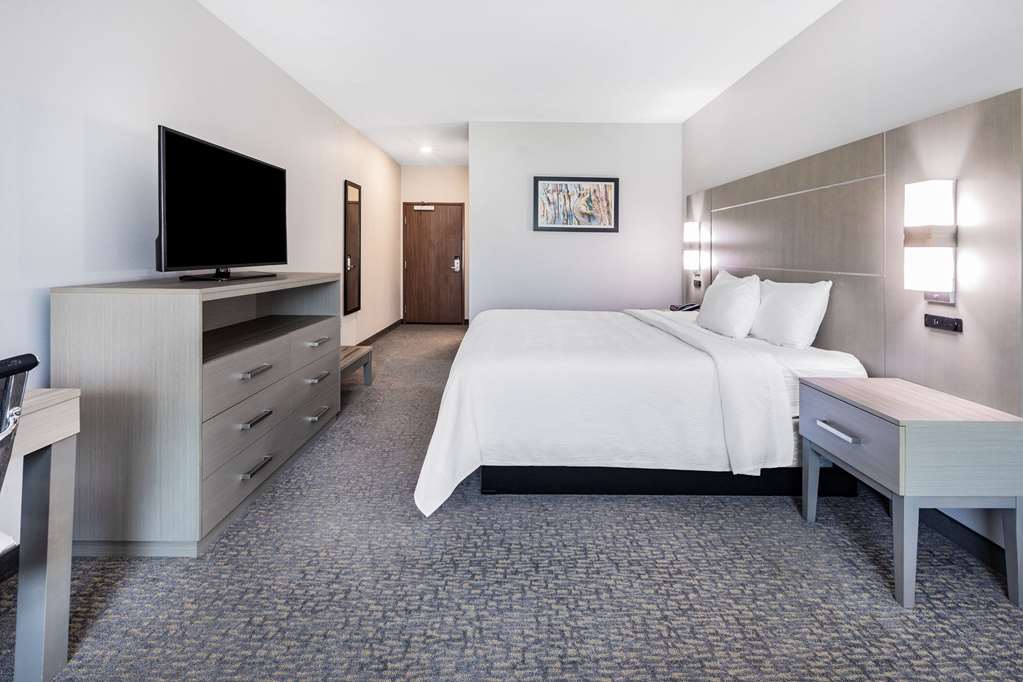 La Quinta Inn & Suites by Wyndham Jackson Cape Girardeau - photo 32