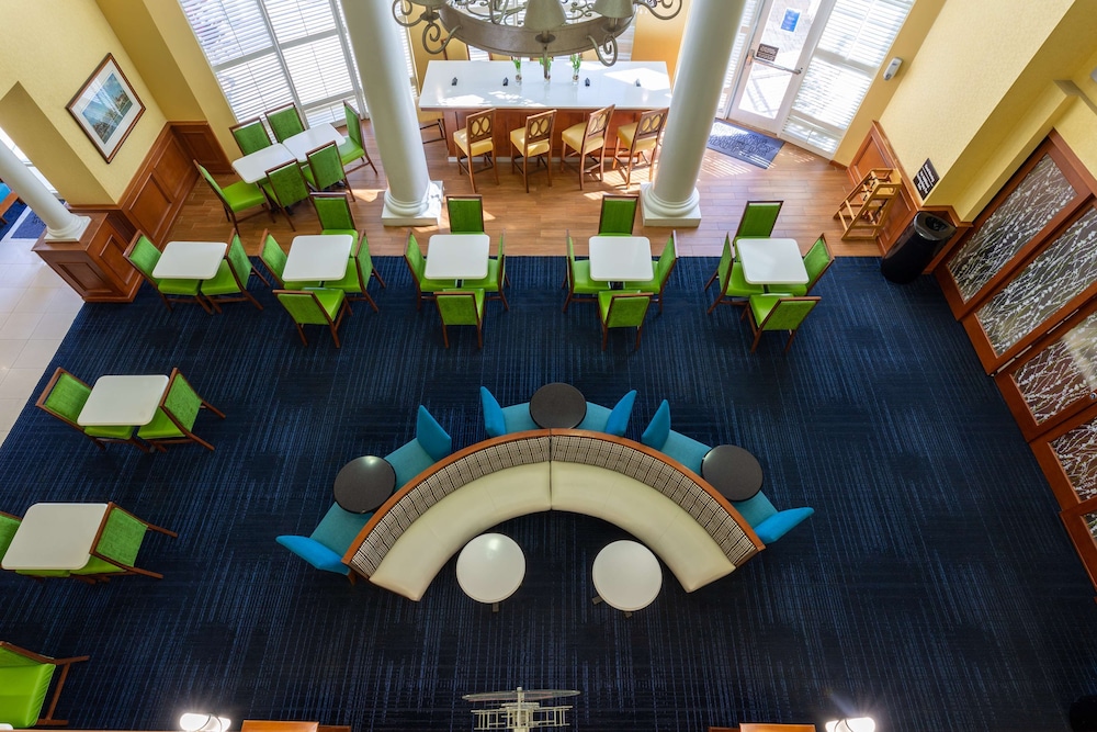 Hampton Inn & Suites Jacksonville Deerwood Park - photo 4