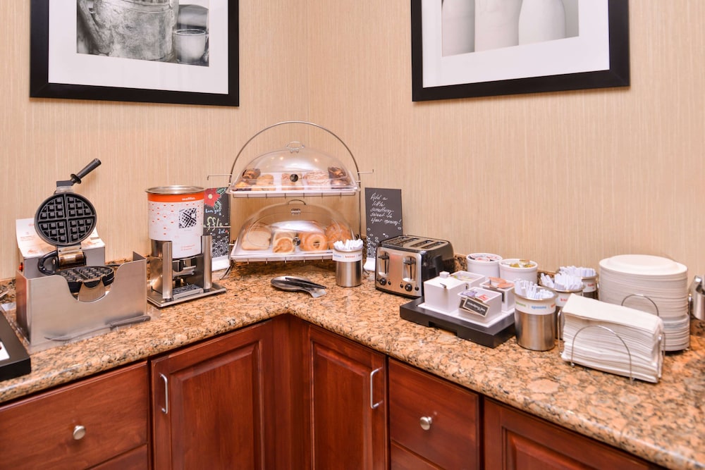 Hampton Inn York - photo 29