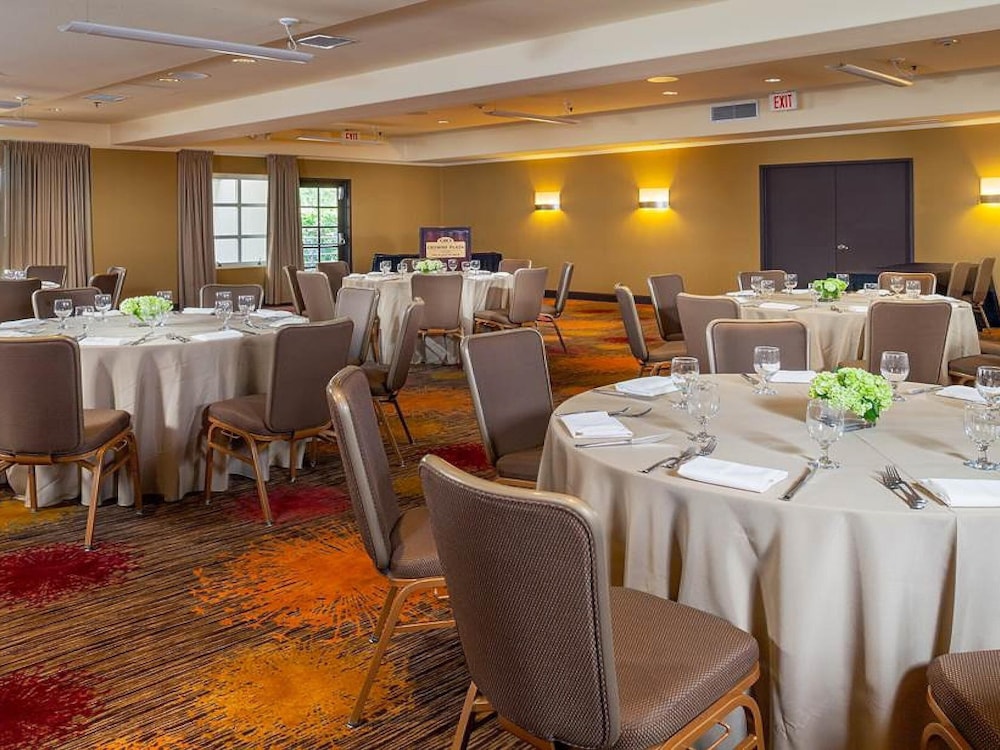Concord Plaza Hotel - photo 20