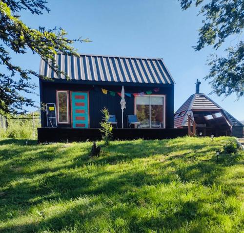 Tiny Fuy - carbon neutral hotel in Unknown City