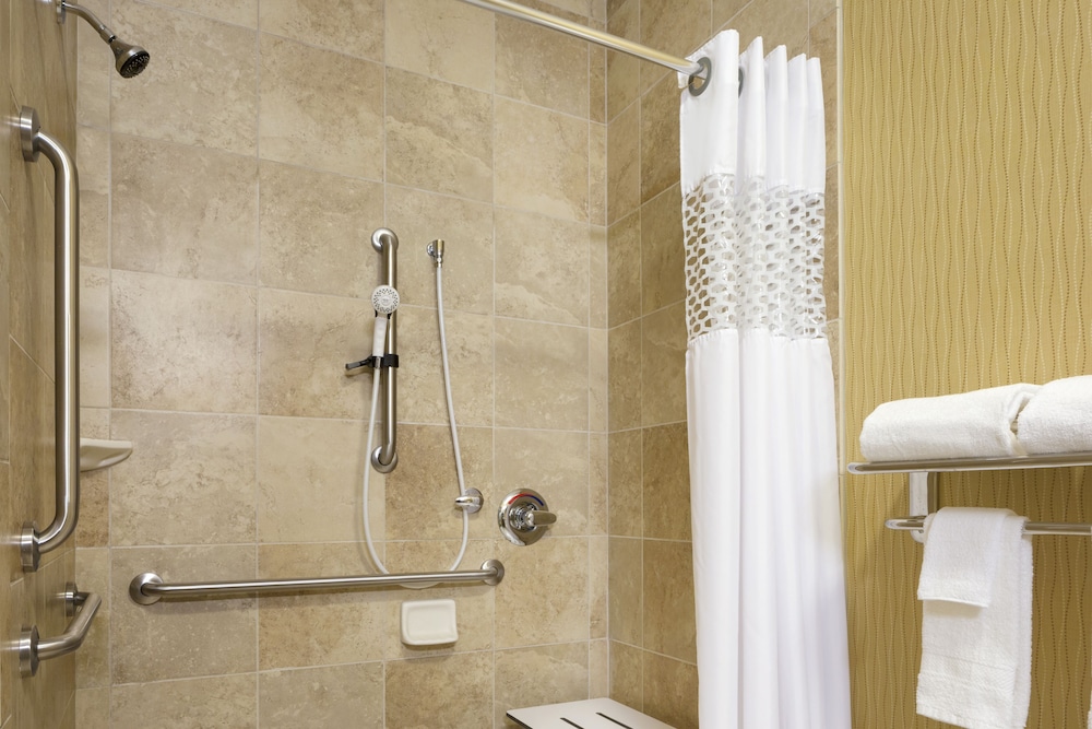 Hampton Inn Akron Fairlawn - photo 19