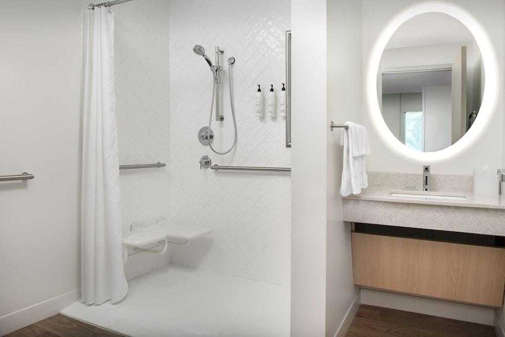 SpringHill Suites by Marriott Cincinnati Mason - photo 15