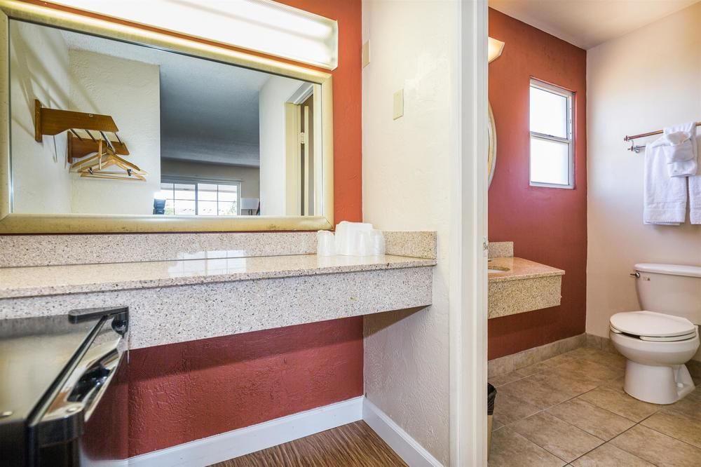 San Jose Airport Inn - photo 32