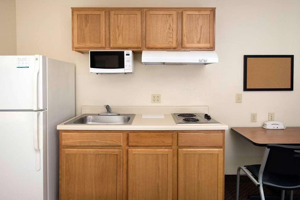 WoodSpring Suites San Antonio North Live Oak I 35 - photo 12
