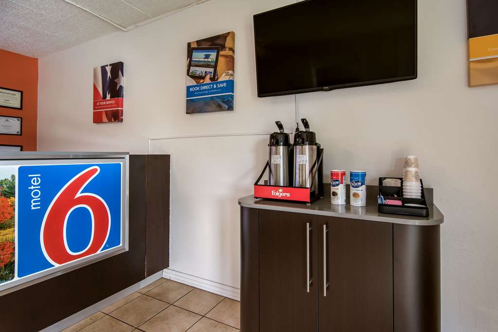 Motel 6 New Stanton PA - photo 21