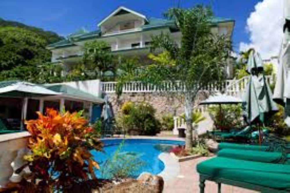 Hanneman Holiday Residence 6025795 — Beau Vallon