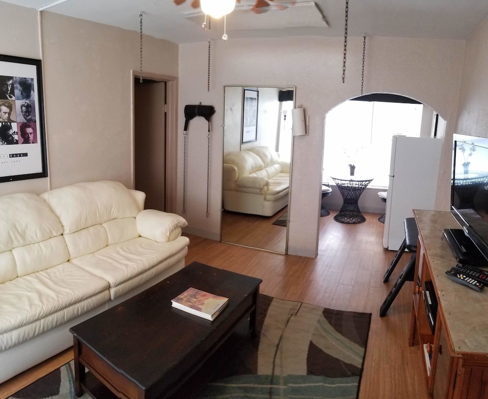 Inn Leather Guest House Male Only LGBT - photo 13