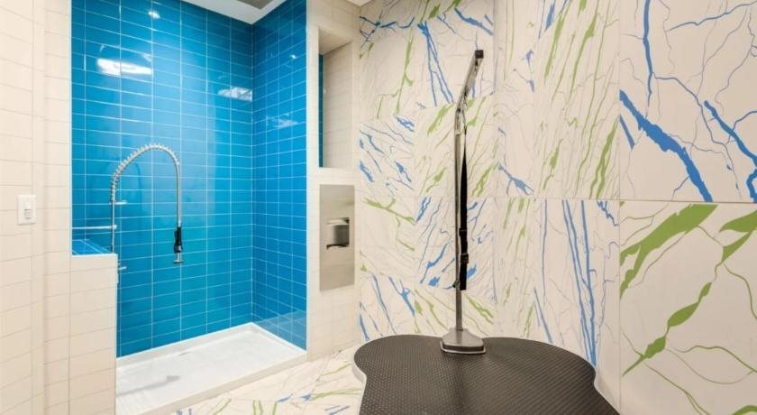 Global Luxury Suites At - photo 10