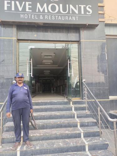 Five Mounts Hotel And Restaurant in Multan, Pakistan