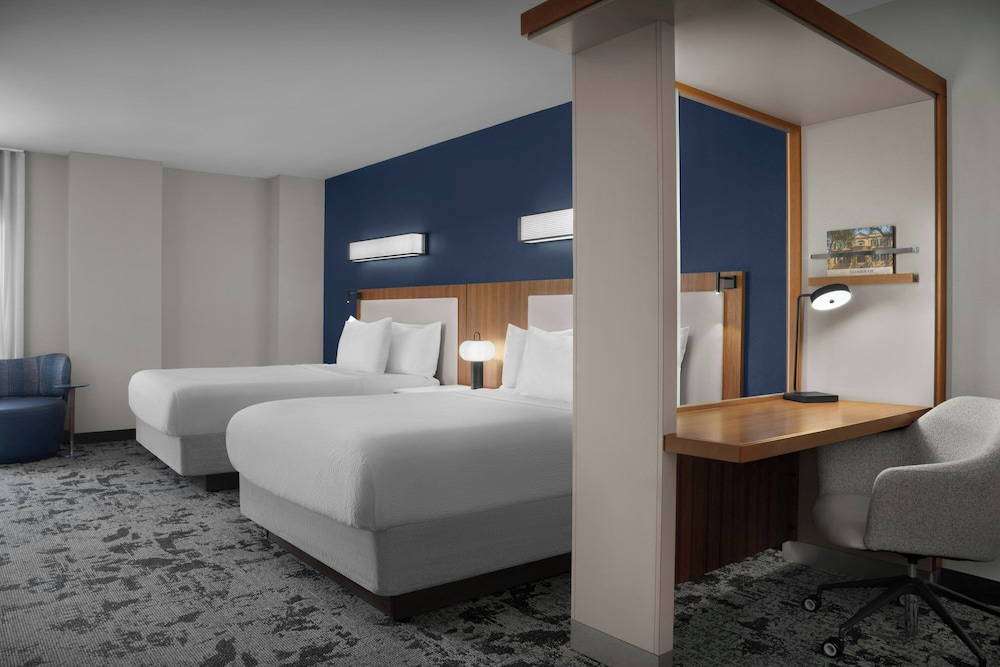 SpringHill Suites Savannah Downtown Historic District - photo 11