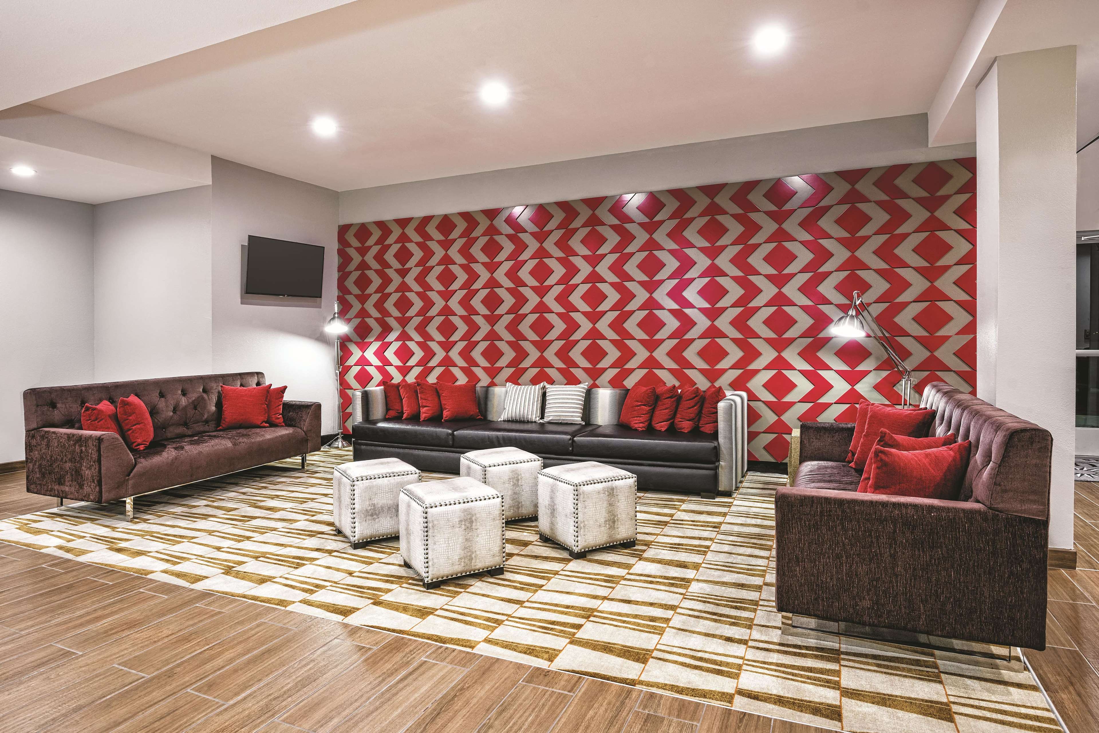 La Quinta by Wyndham San Antonio by Frost Bank Center - photo 5