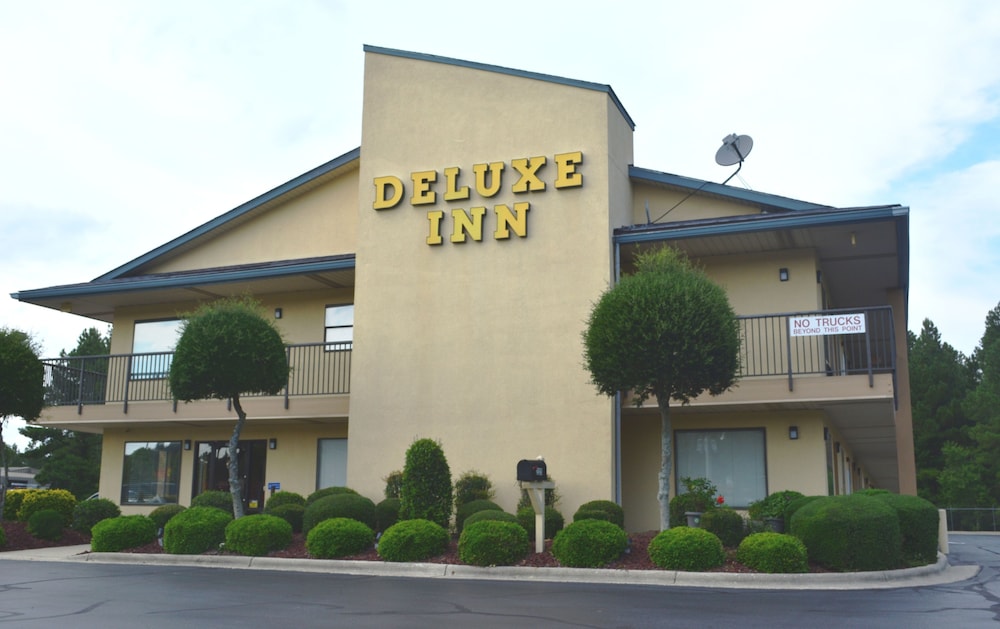 Deluxe Inn Fayetteville I 95 Exit 49 - photo 64