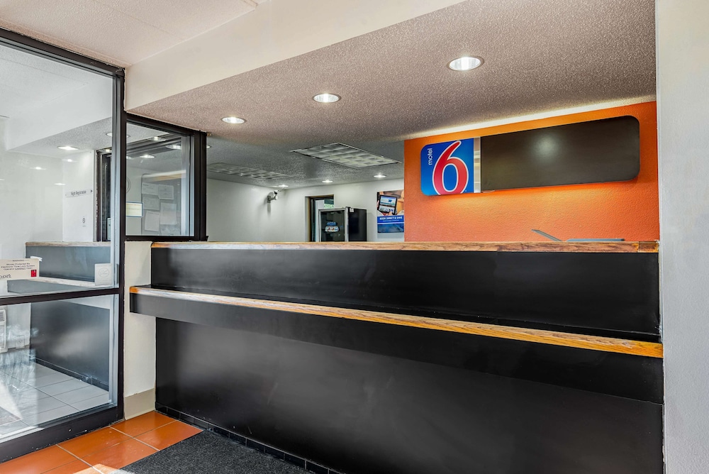 Days Inn by Wyndham Cincinnati I 71 - photo 12