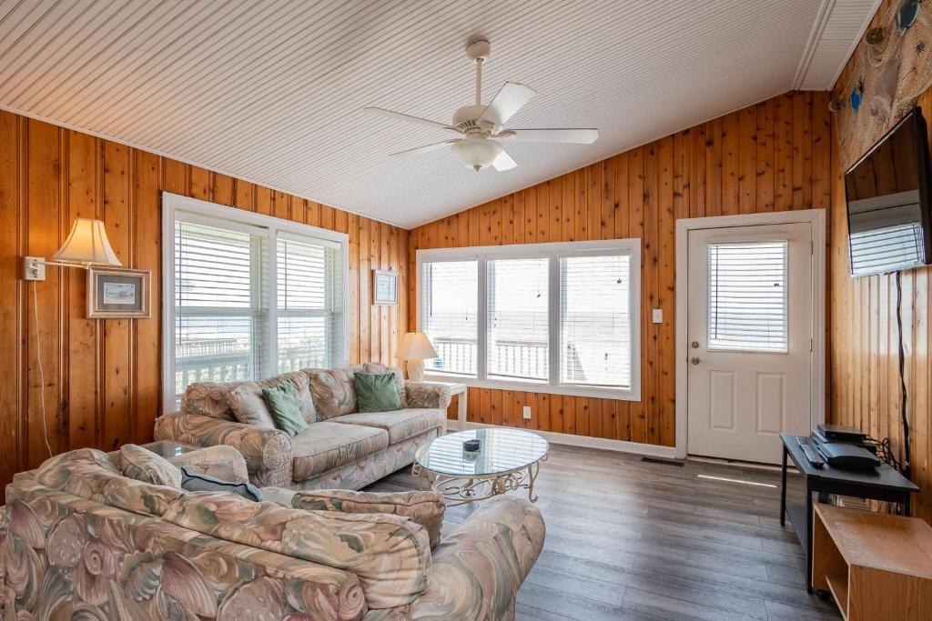 Windward Mark by Oak Island Accommodations - photo 4