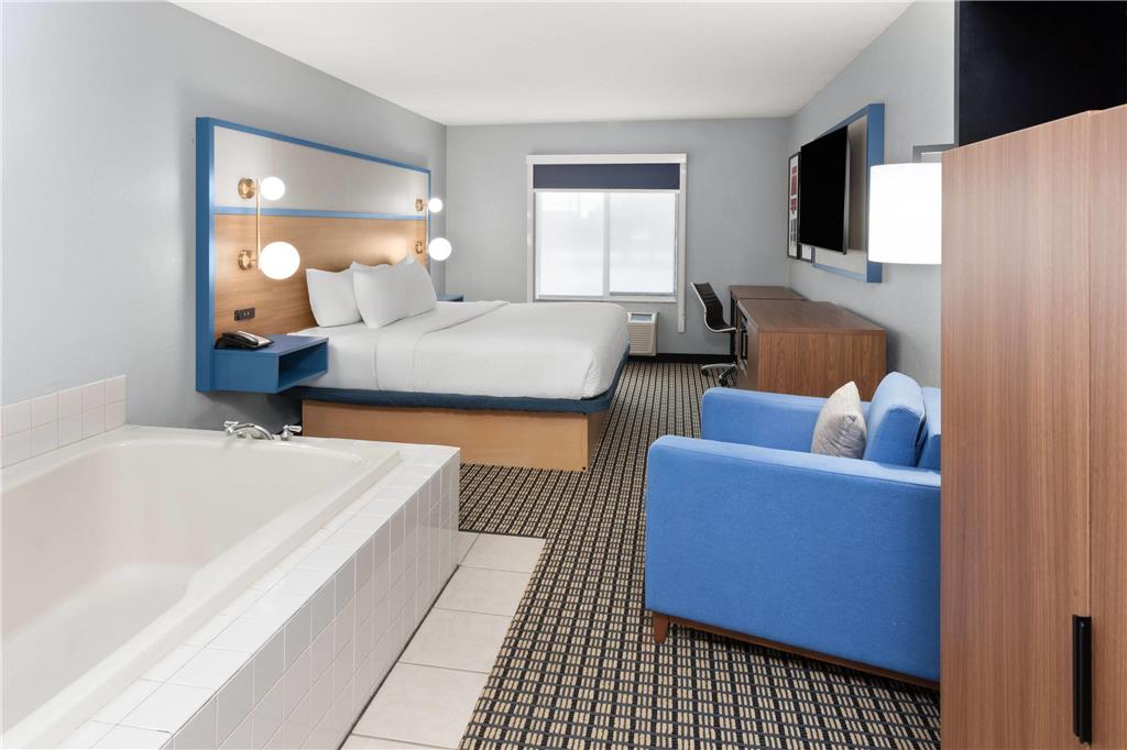 AmericInn by Wyndham Reedsburg - photo 25