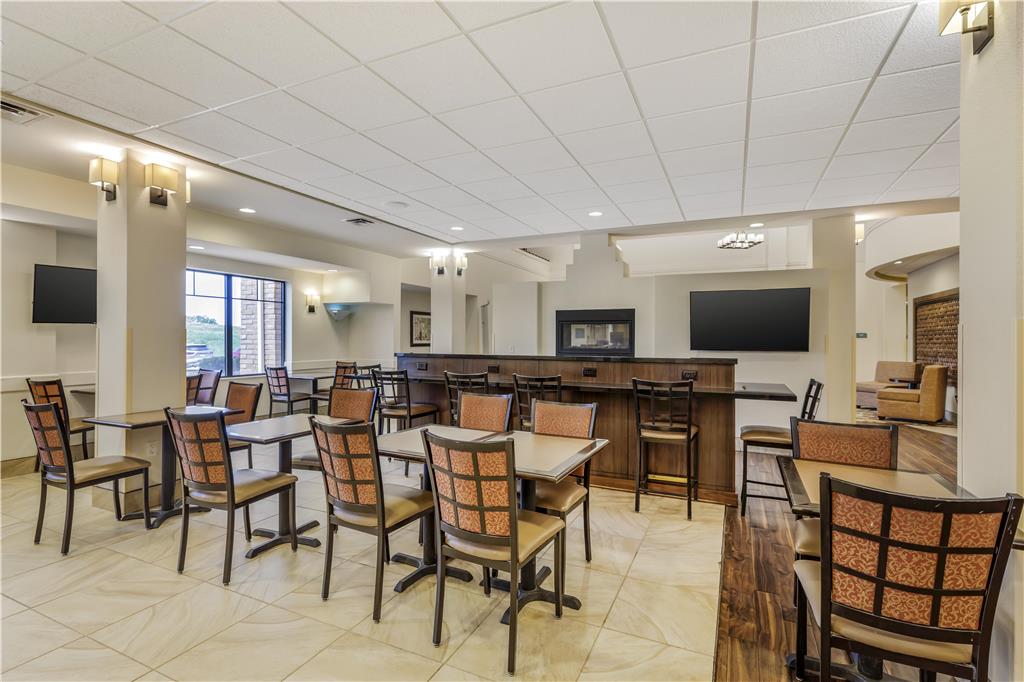 Best Western Plus Hudson Hotel & Suites - photo 37