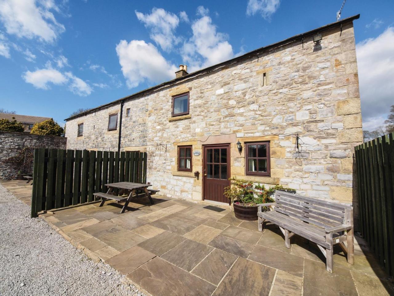 2 Bed in Ashford in the Water PK502 in Bakewell, United Kingdom