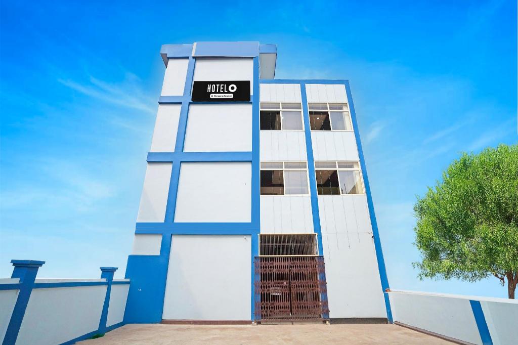 Super Hotel O Varanasi Banaras Junction Formerly Girija Palace in Varanasi, India