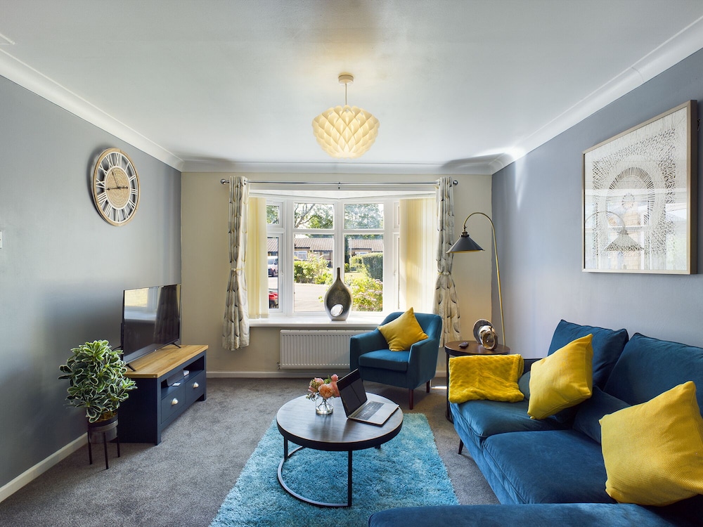 247 Serviced Accommodation in Telford 3BR HOUSE — 4-Star Luxury Hotel in Telford, United Kingdom