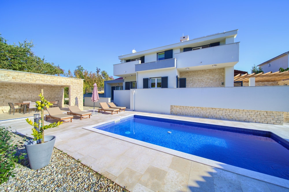 Villa Adrimar — 4-Star Luxury Hotel in Vrbnik, Croatia