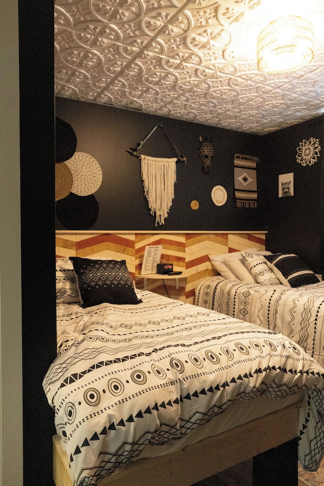 Monroe Street Suites - photo 9