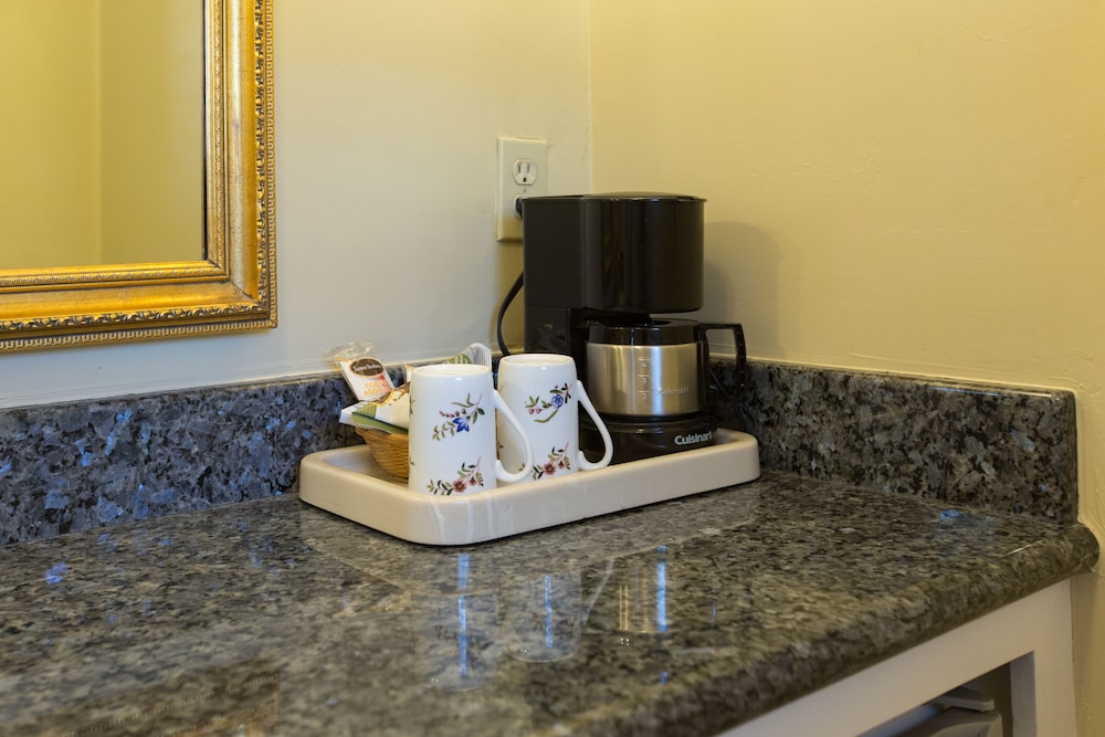 Normandy Inn - photo 17