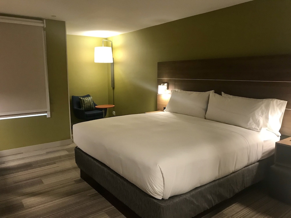 Holiday Inn Express & Suites Pasadena Los Angeles by IHG - photo 22