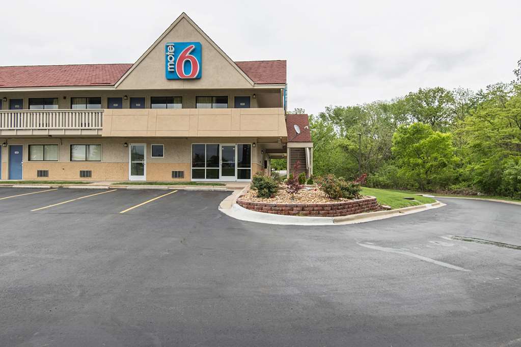 Motel 6 Overland Park KS - photo 4