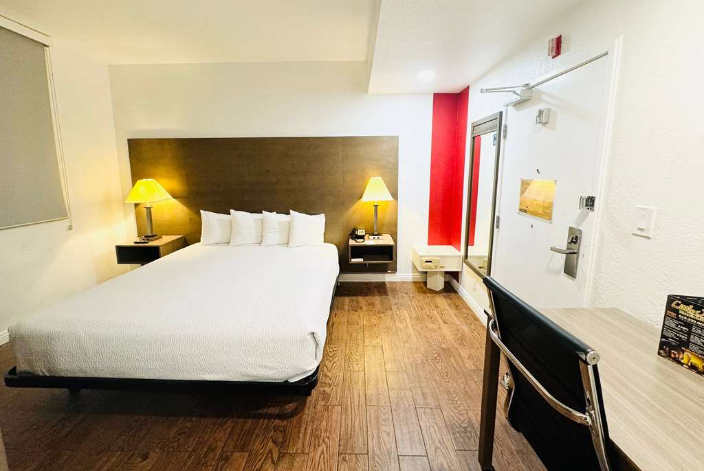 Ramada by Wyndham San Diego Airport - photo 31