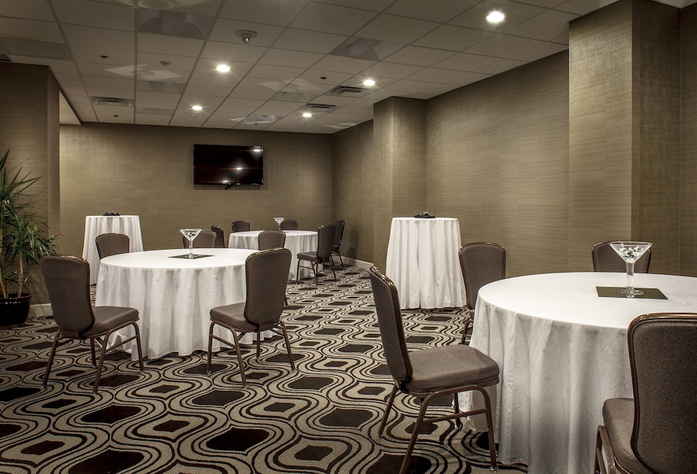 Crowne Plaza Phoenix Airport PHX by IHG - photo 60