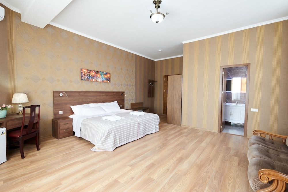 Hotel Antique Resorts