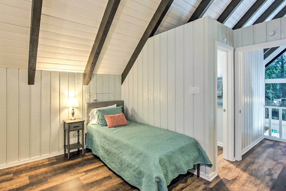 Brookeland Resort Cabin with Golf and Lake Access - photo 5