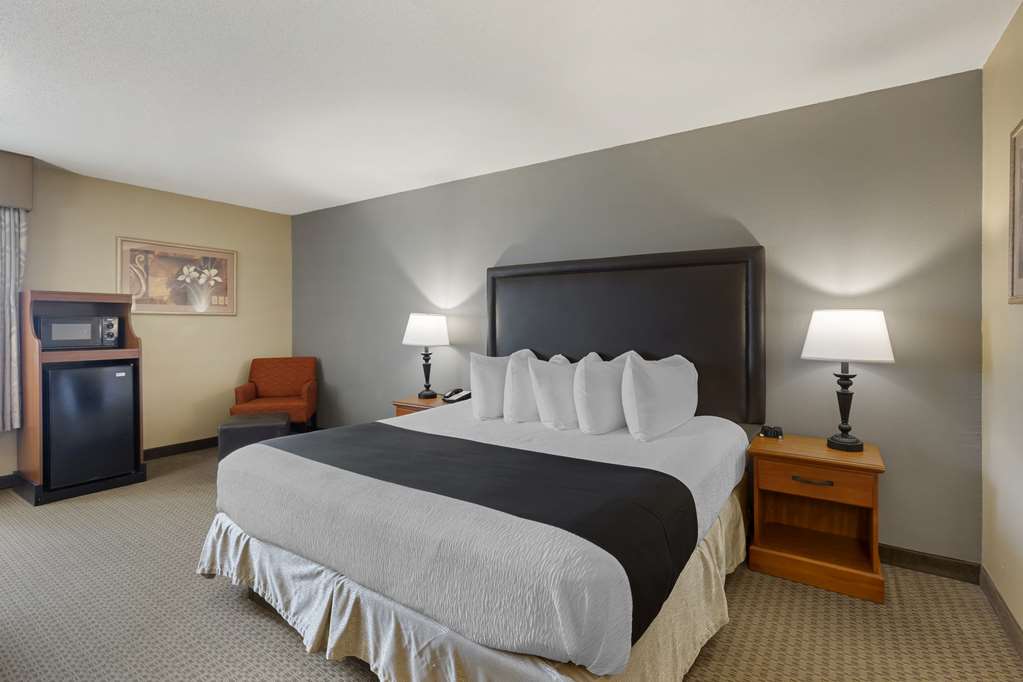 Best Western Plus The Charles Hotel - photo 22