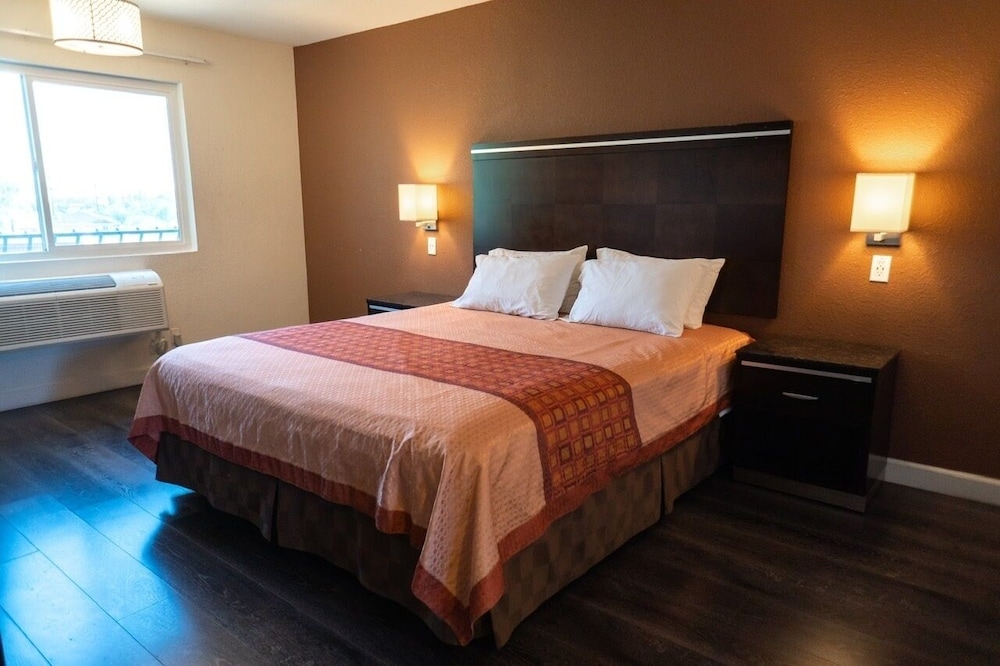 Maywood Inn - photo 14