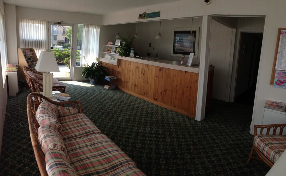 Gold Crest Motel - photo 4